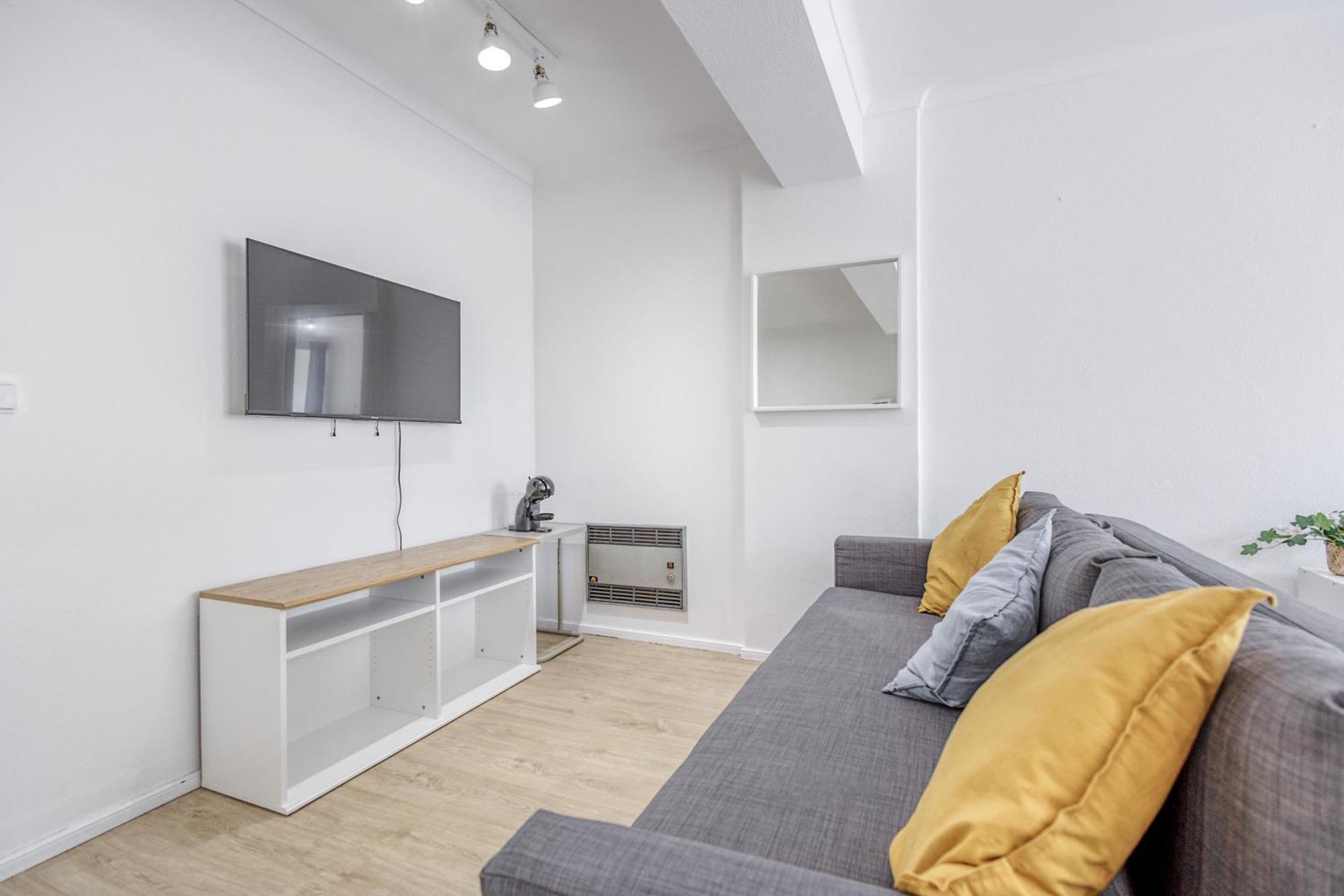 Travel & Live Alegria Apartments OOporto Esterno foto